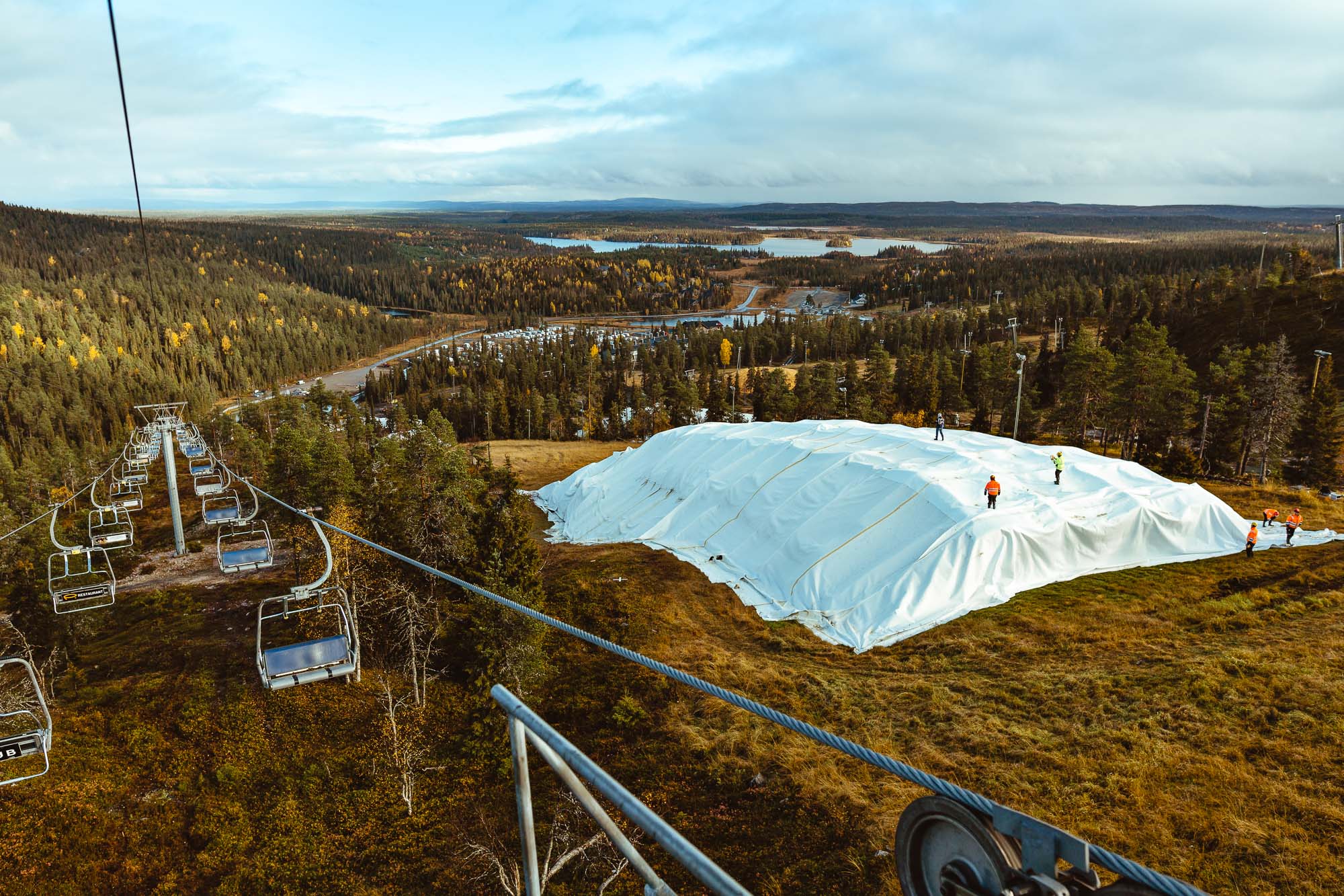 This is how Ruka saves snow over the summer months.