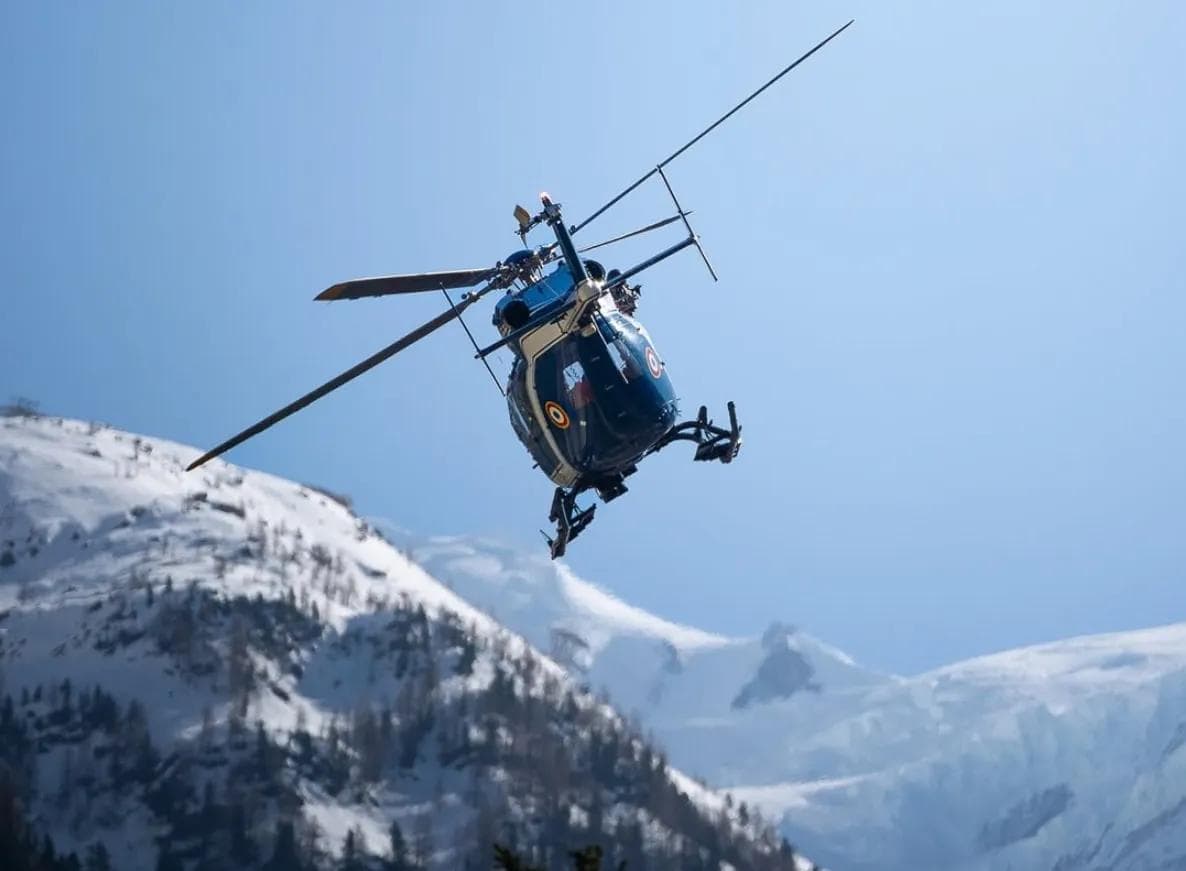 20-Year-Old Speedrider Dies After 1,000-Meter Fall on North Face of Aiguille du Midi, France - body image 2