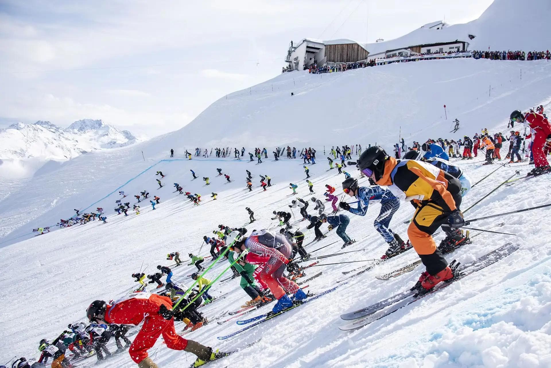 St. Anton's White Rush Race: 555 Competitors on Slushy Moguls