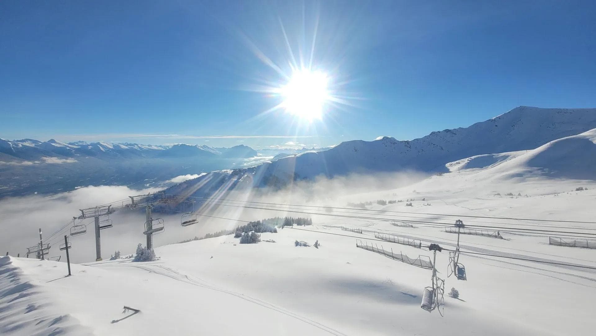 Marmot Basin in Jasper, Alberta, Sees 30% Drop in Winter Visitors Following Devastating Wildfire Last Summer - body image 1