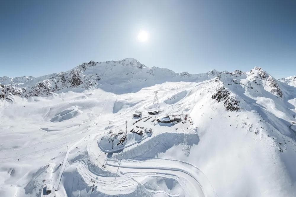 Kaunertal holds snow well in April thanks to its high elevation.