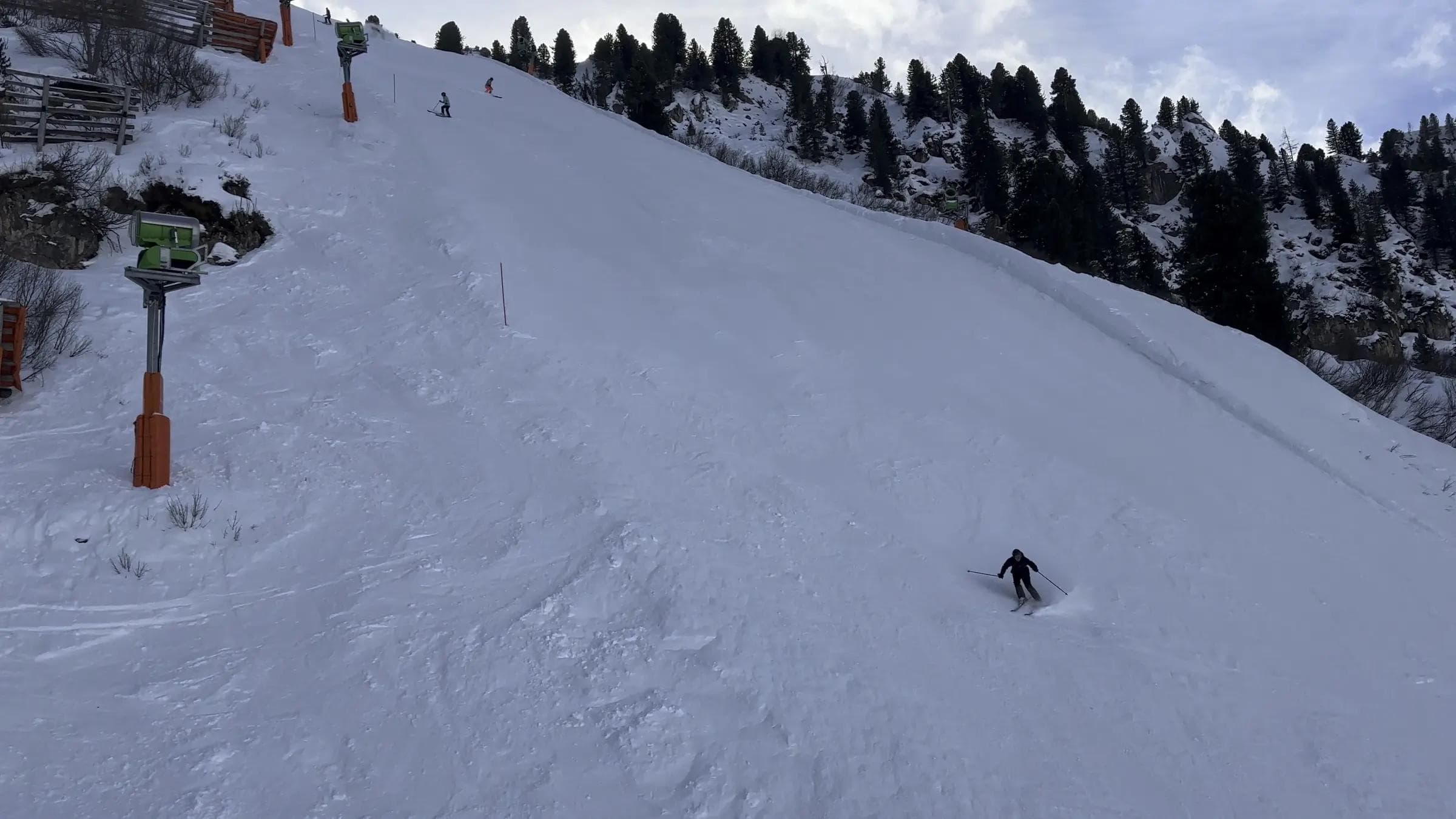 A skier on the Harakiri Piste as seen from the lift.