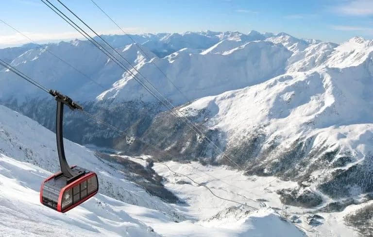 The aerial tram which takes riders high up to the glacier.