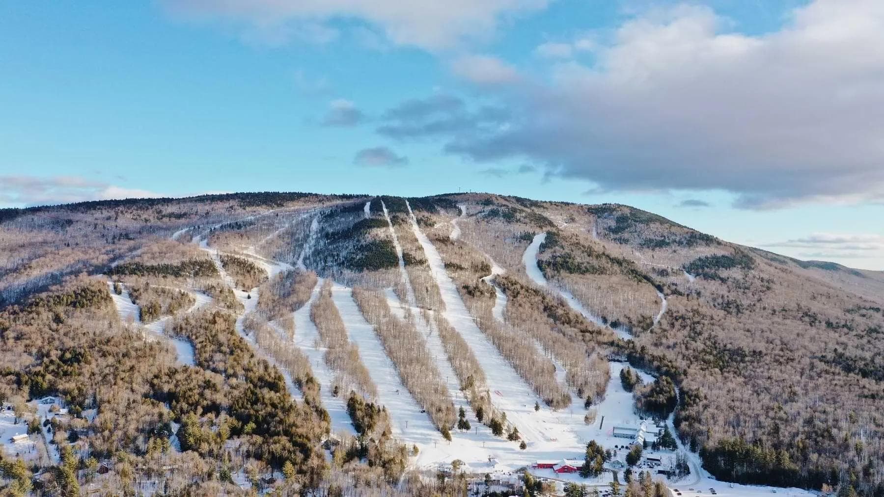 Resort Spotlight: Magic Mountain - Vermont's Co-op Mountain Runs on Volunteer Spirit