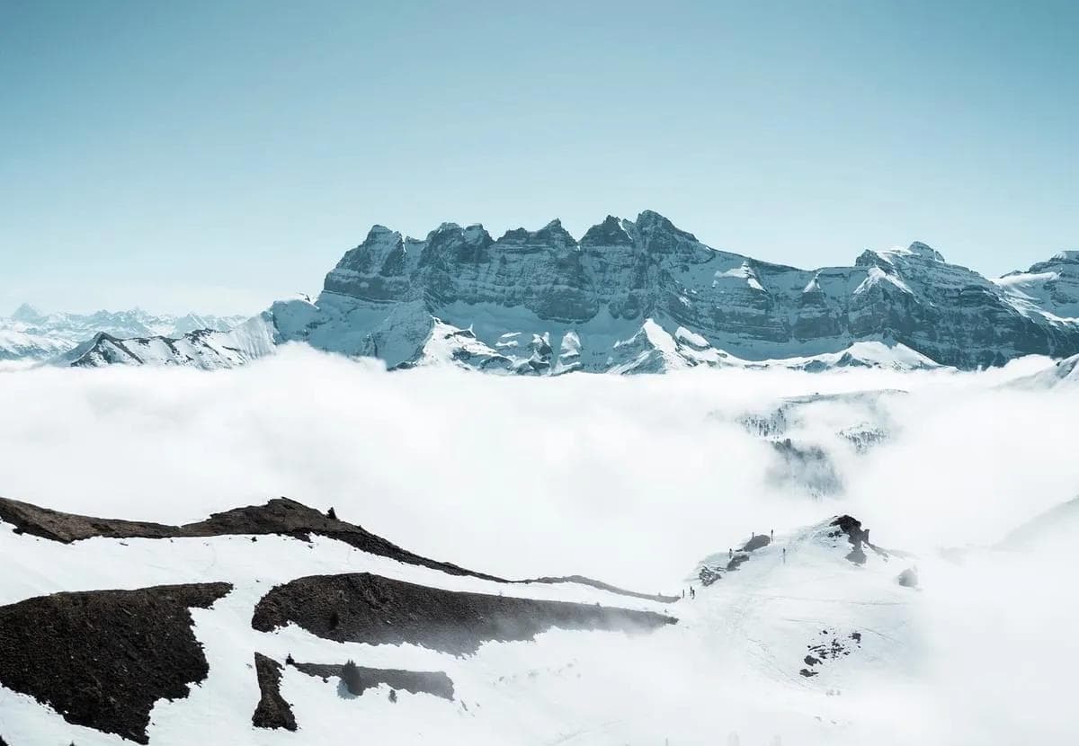 Austria's Ski Resorts See Up to 70cm Snow, With May Openings Ahead