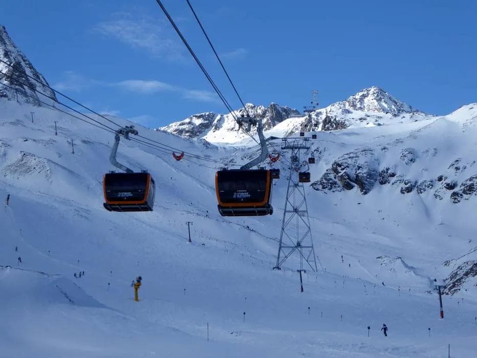 German Man Used Forged Documents to Ski for Free at Multiple Tyrolean Resorts