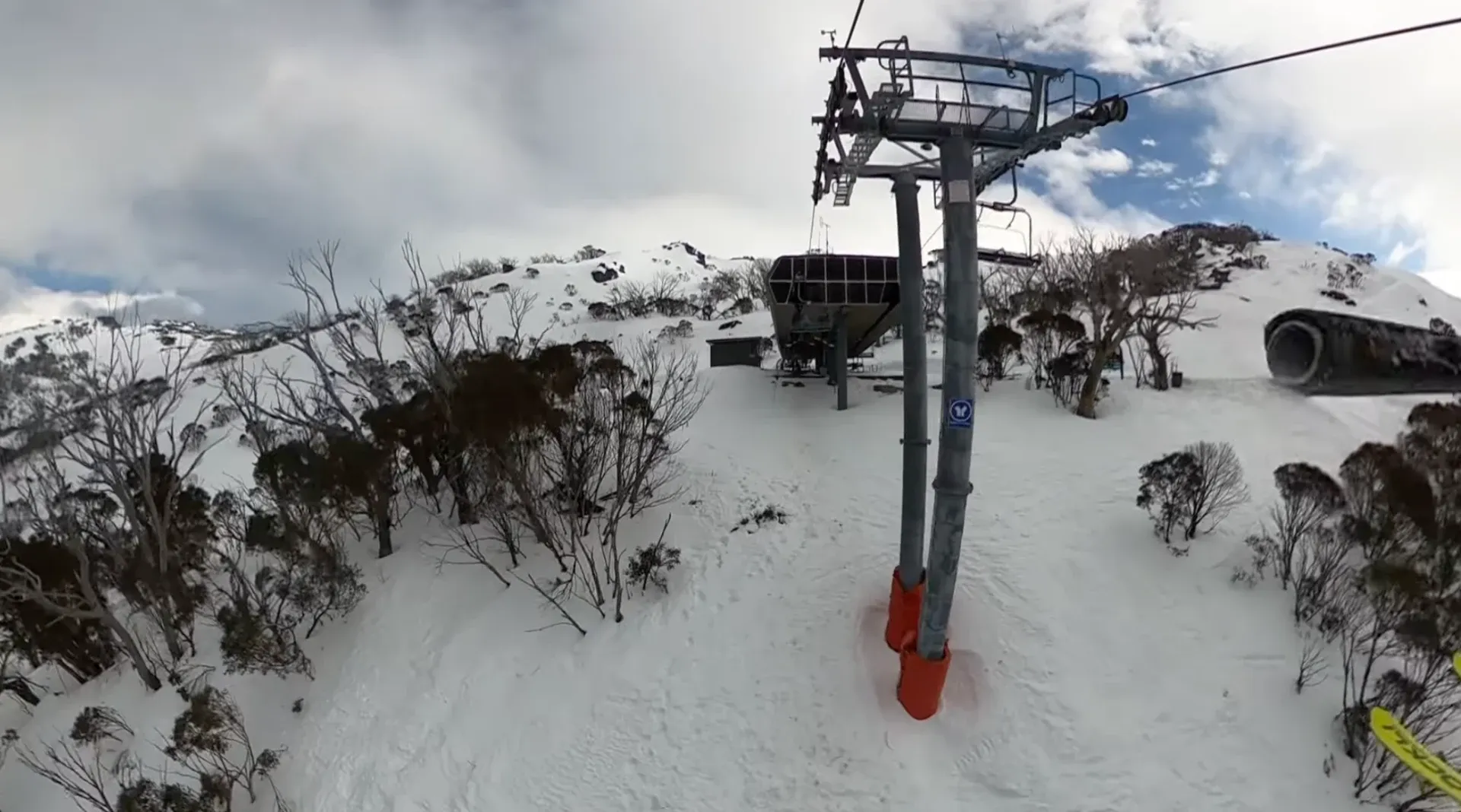 Arriving to the top of the lift station on the Gunbaerrel Express in Thredbo