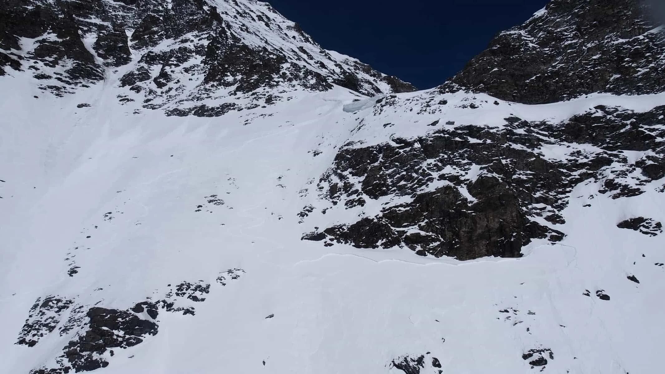 Separate Avalanches Kill 2 in Swiss Alps Amid Warming Temperatures