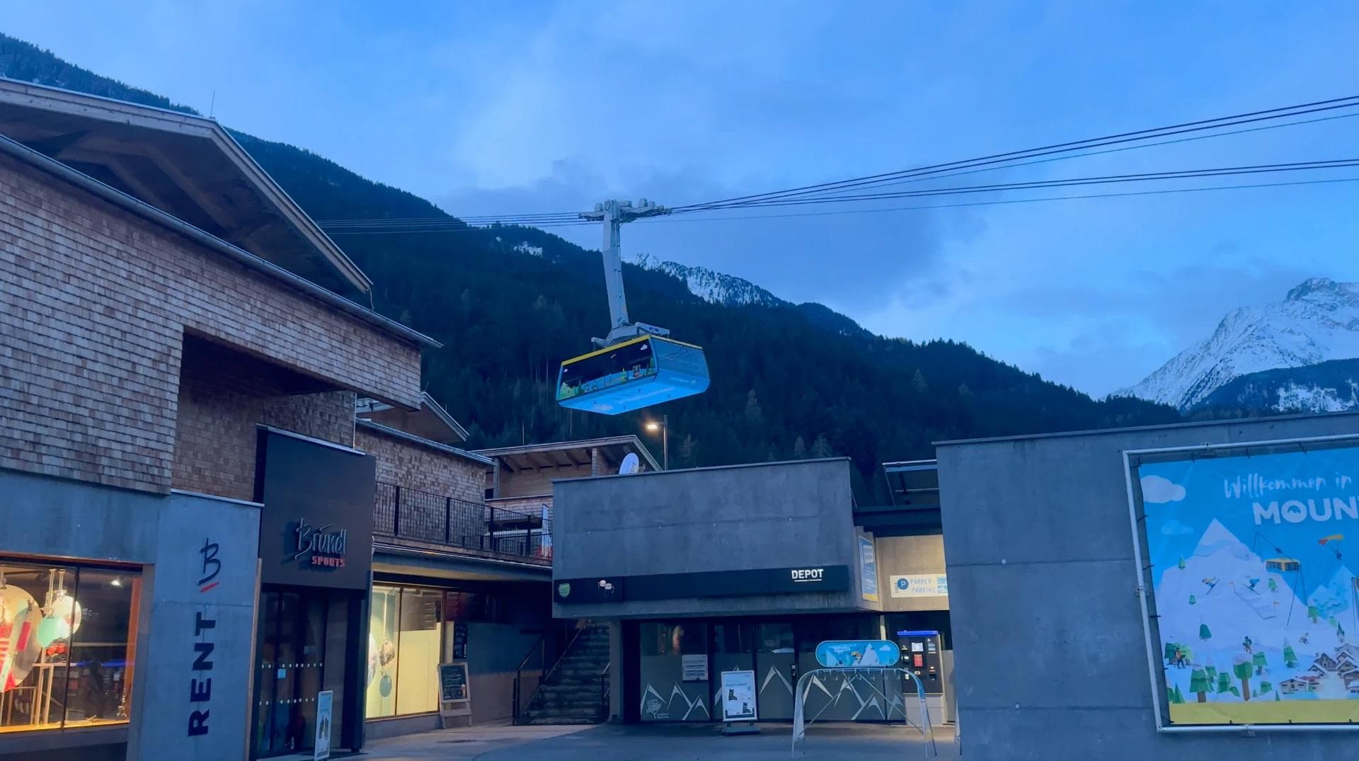 Ahornbahn starts up early in the mornings.