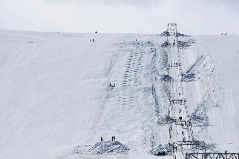 Norwegian Summer-Only Ski Resort Folgefonna Delays Opening to June - body image 1