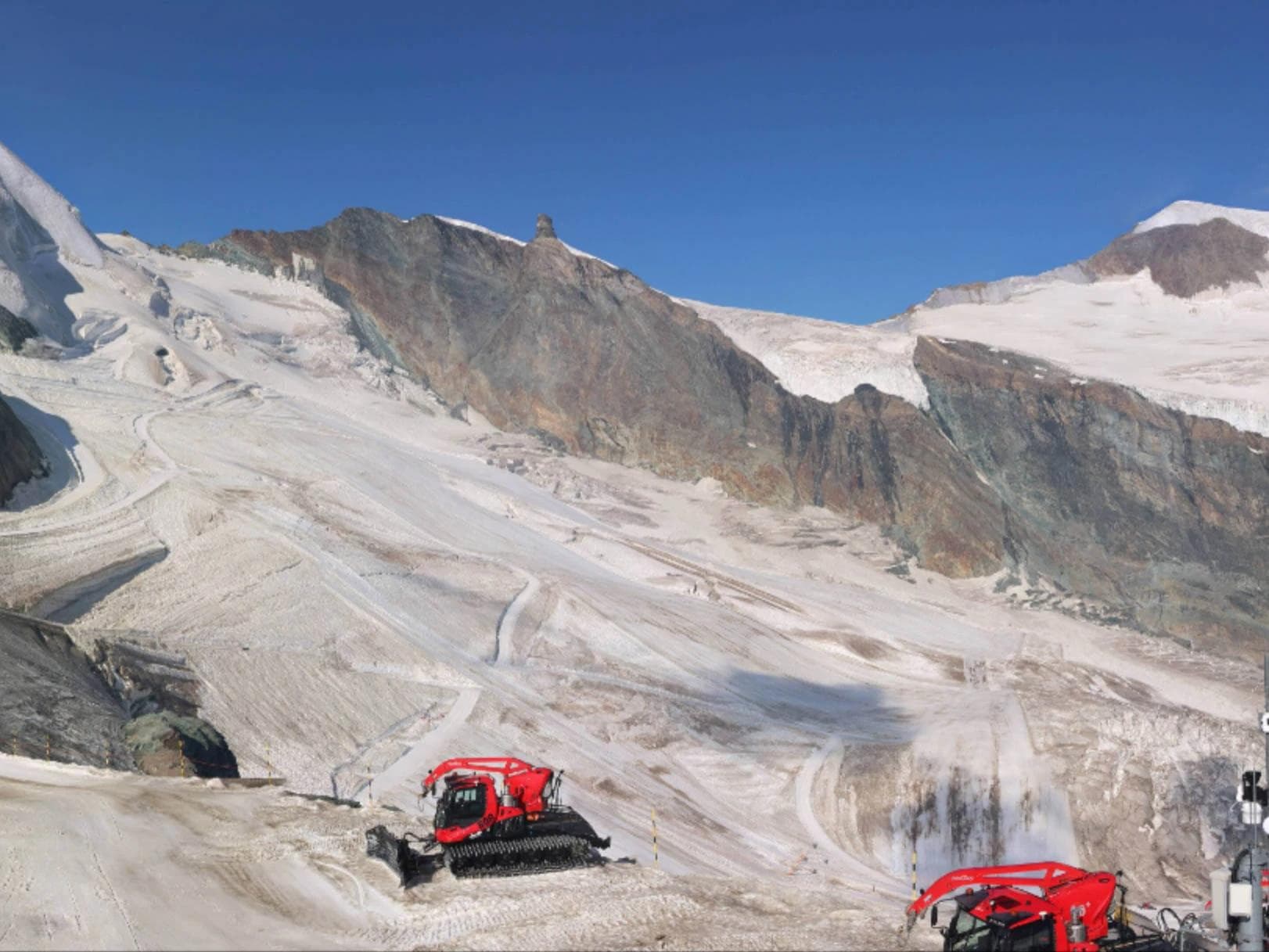 Its dire across many parts of the Alps as the ongoing heatwaves sink in.