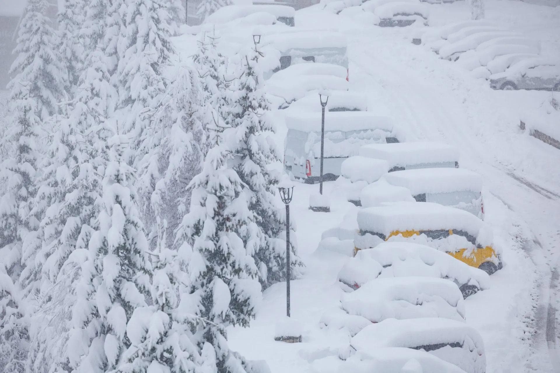 Avalanche Risk at Maximum as Season’s Biggest Snow Storm Shuts Down European Ski Areas