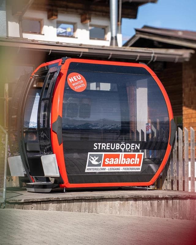 The new gondola cabins on the brand new Streubödenbahn lift.